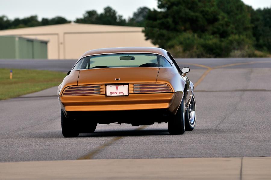  Pontiac Firebird Esprit 1977 года  (фото 7 из 11)
